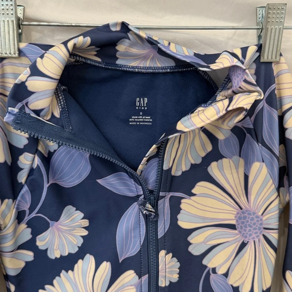 Gap Kids Long Sleeve Full Zip RashGuard Swimsuit 1 Piece Blue Floral NWOT sz sml